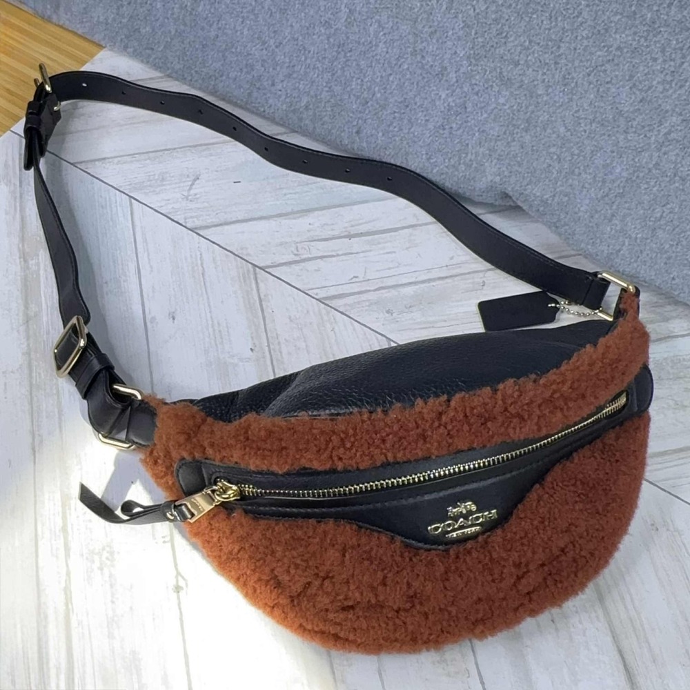 COACH F76662 Shearling and Pebbled Leather Fanny Pack Belt Bag Travel Minimalist - Picture 8 of 11